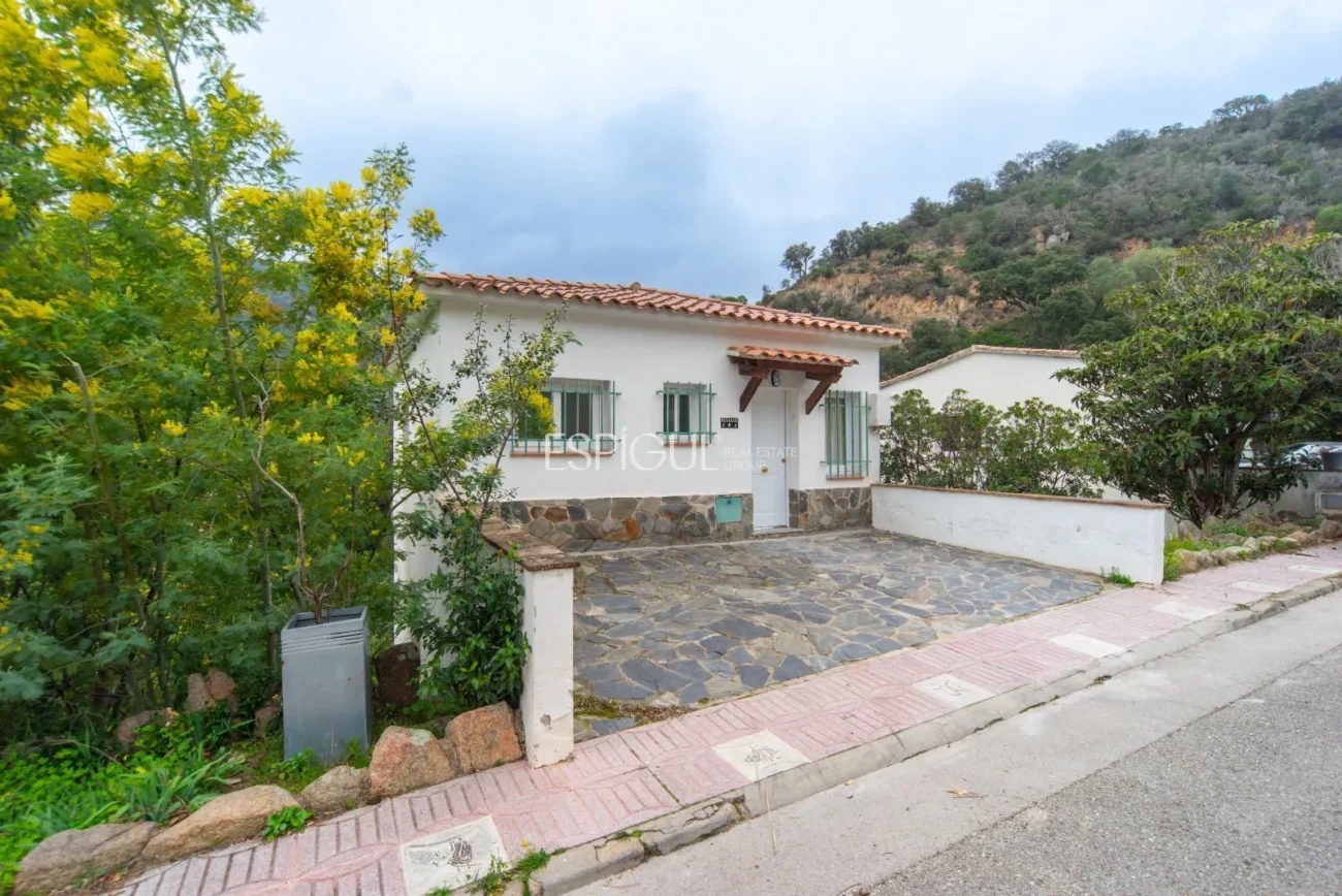 Casa independent a la Urbanització Rosamar