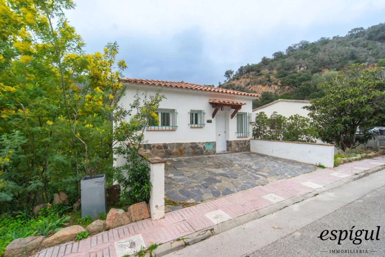 Casa independiente en Urbanización Rosamar