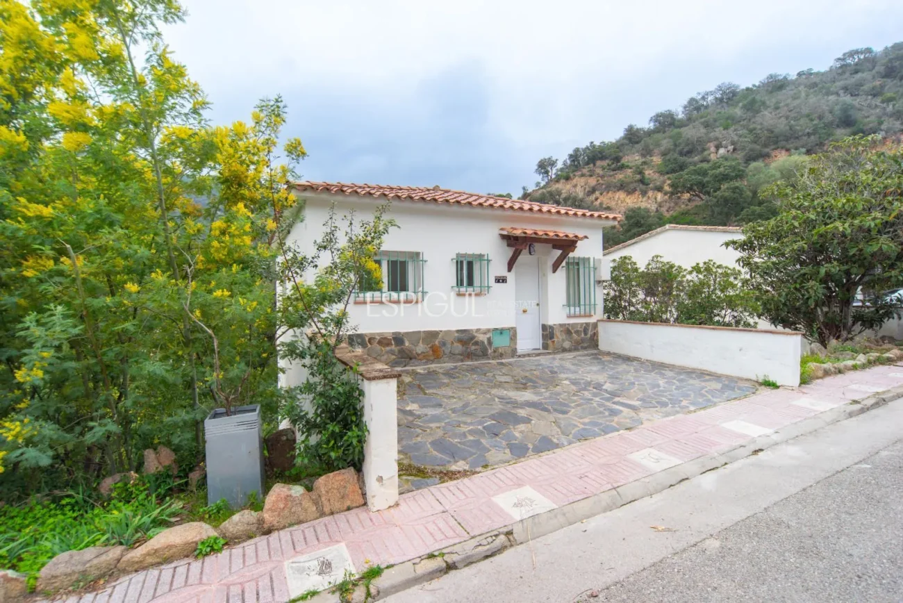 Casa independent a la Urbanització Rosamar