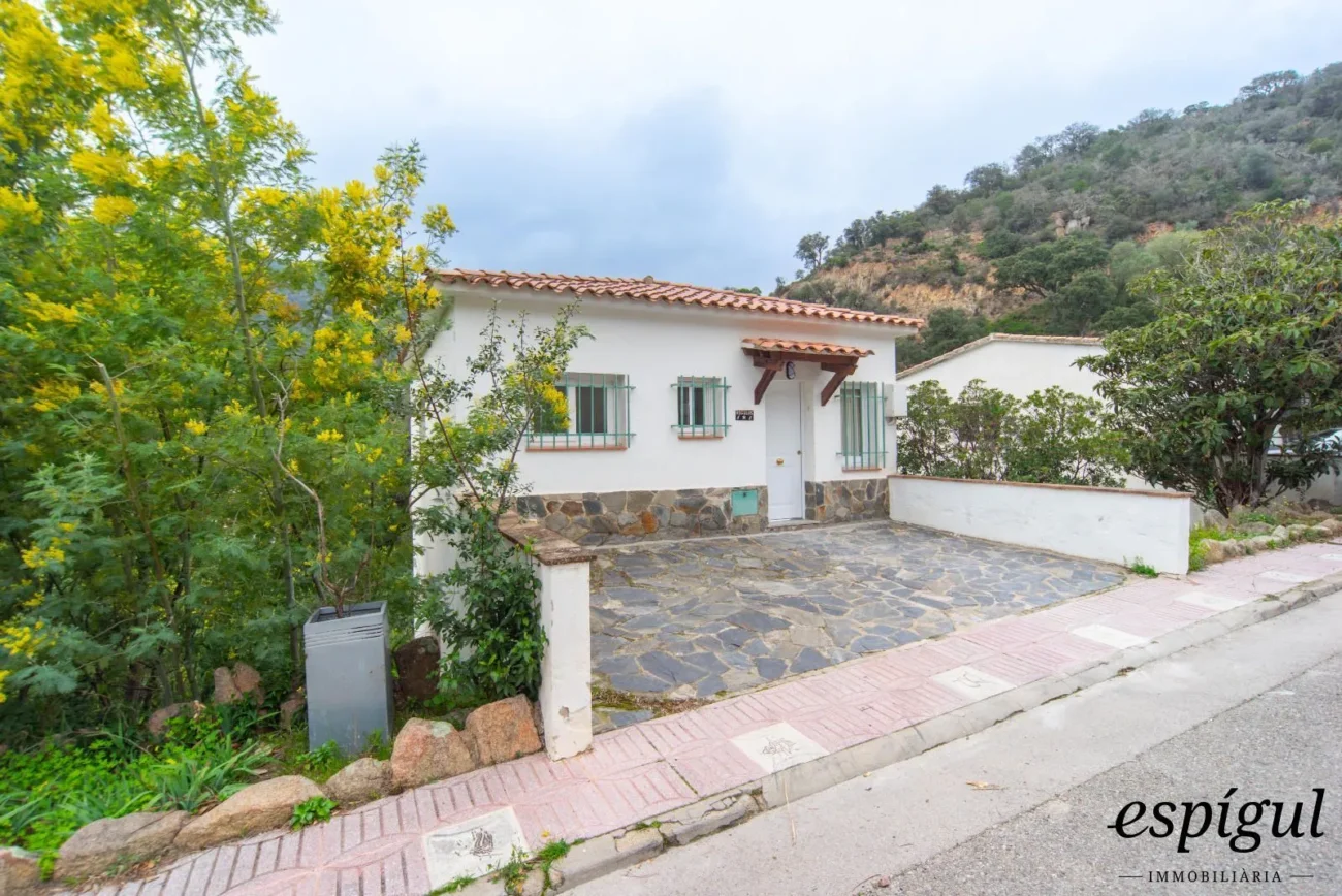 Casa independiente en Urbanización Rosamar