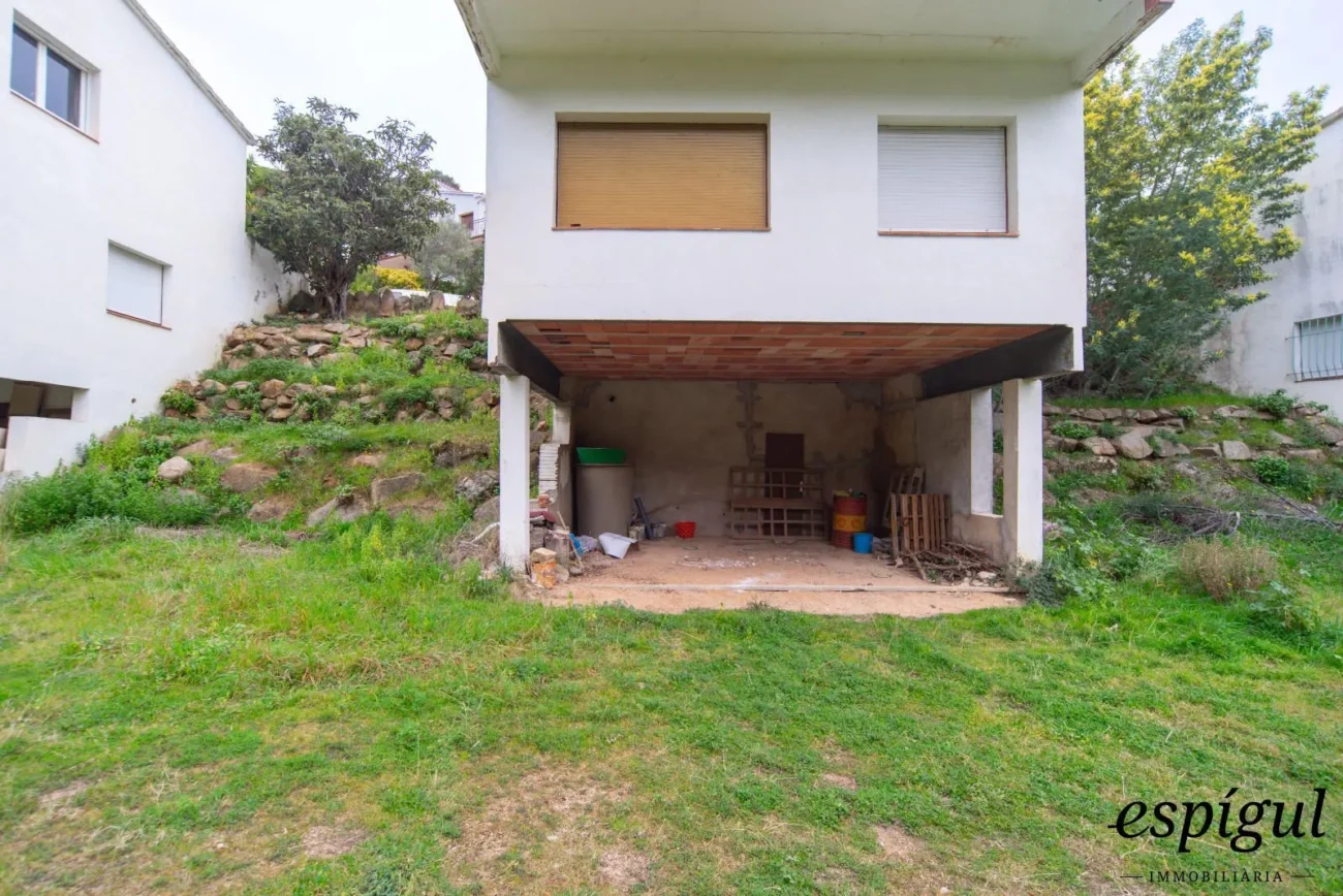 Casa independiente en Urbanización Rosamar