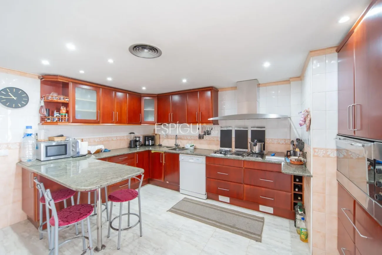 Эффектный пентхаус в центре Санта-Кристина-д’Аро