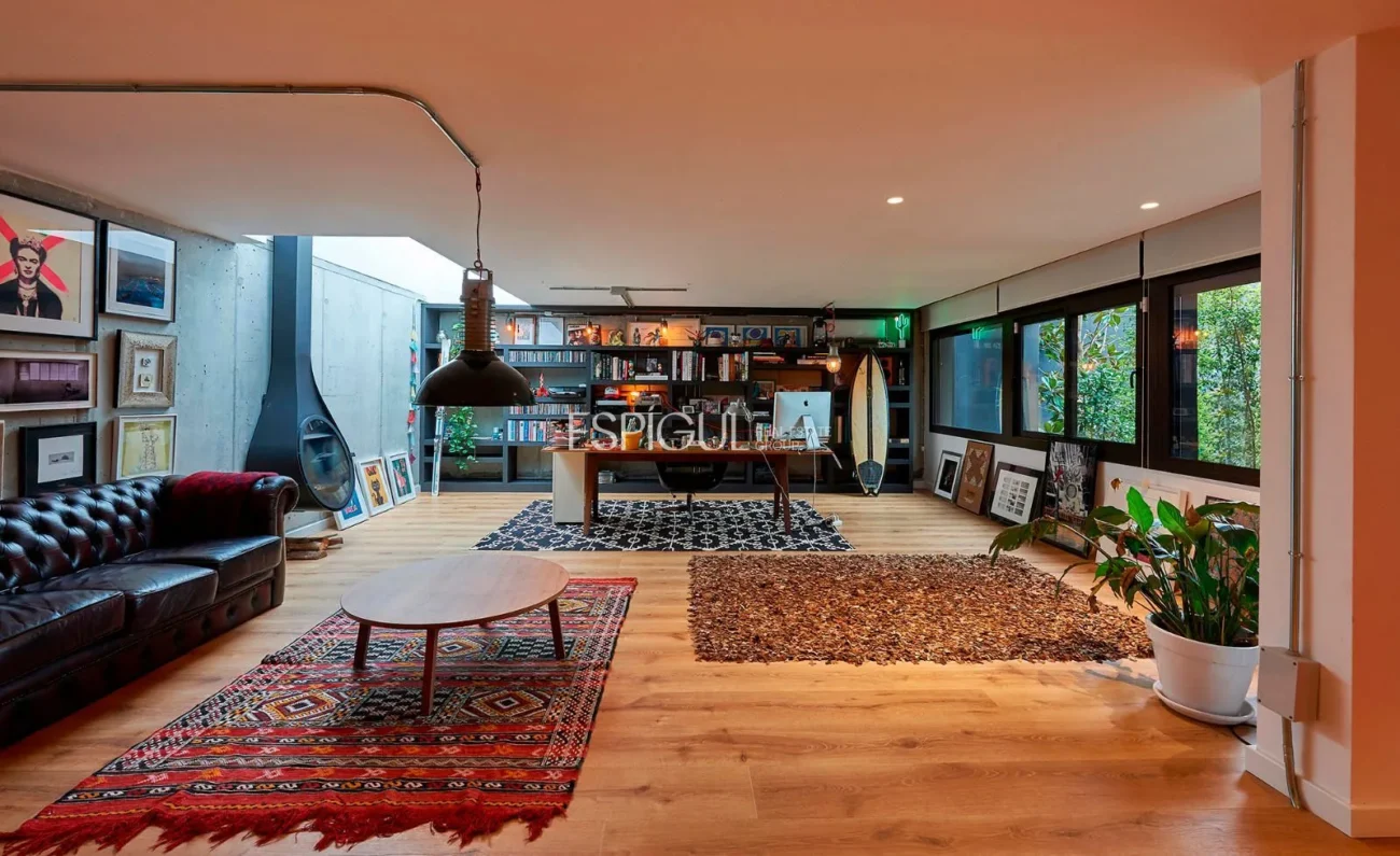 Espectacular casa en una gran parcela con jardín y piscina