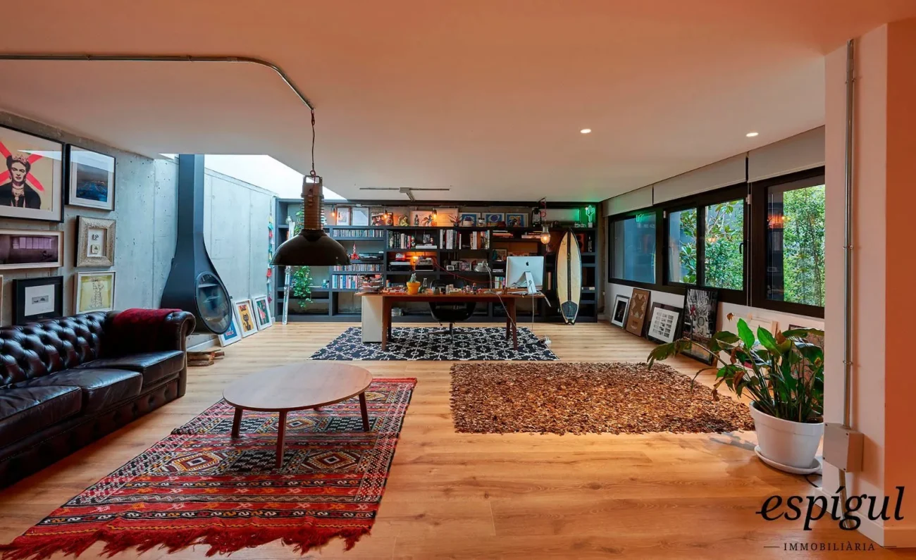Spectacular home on a large plot with a garden and private pool