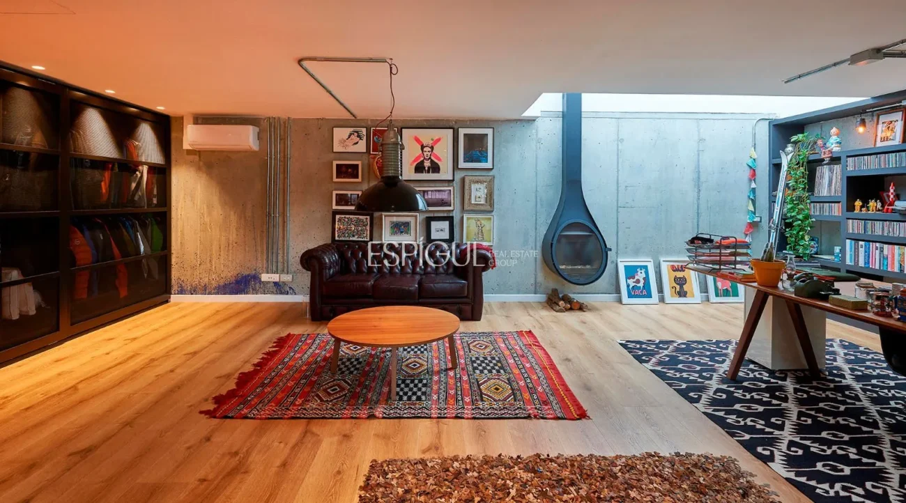 Espectacular casa en una gran parcela con jardín y piscina