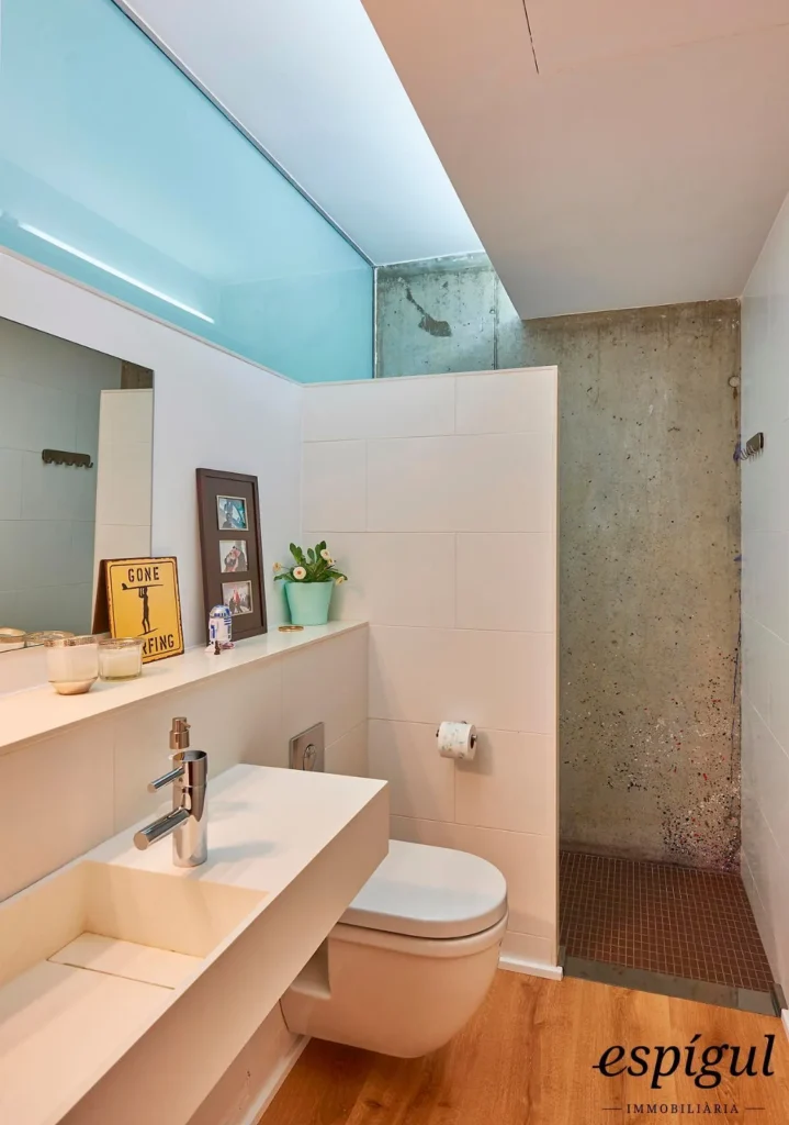 Spectacular home on a large plot with a garden and private pool
