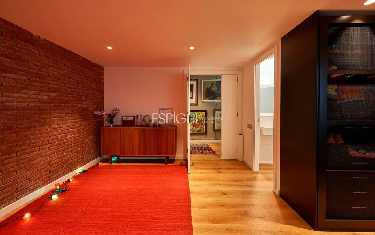 Espectacular casa en una gran parcela con jardín y piscina