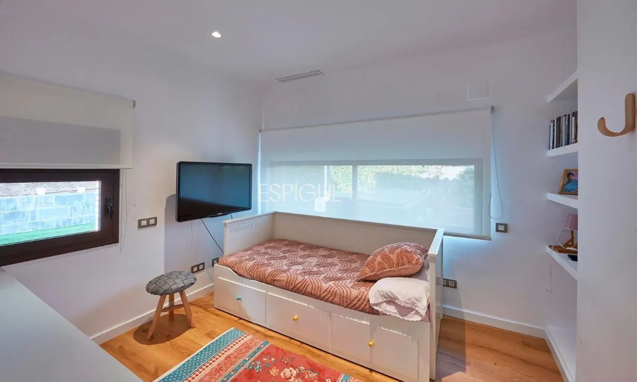 Espectacular casa en una gran parcela con jardín y piscina