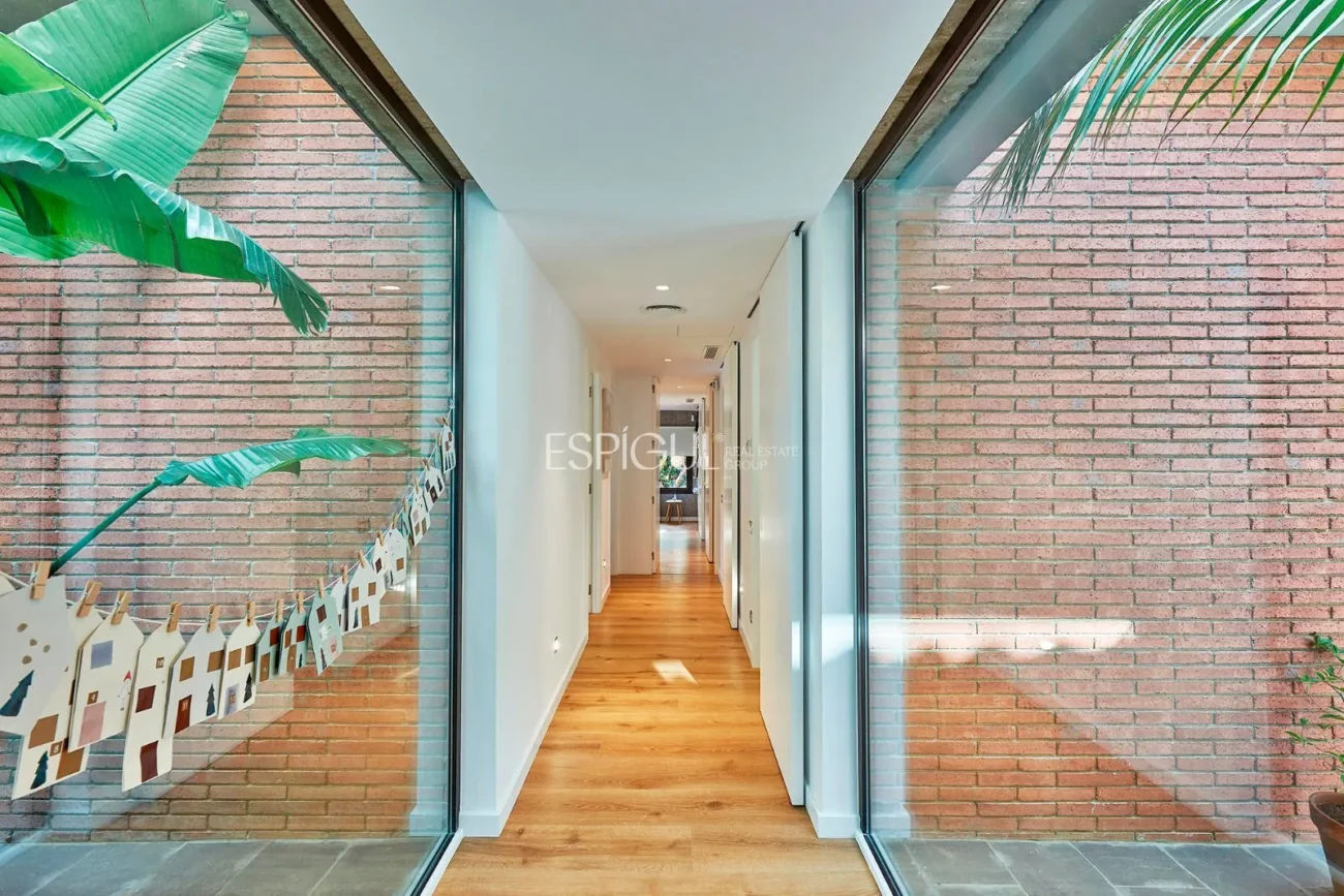 Espectacular casa en una gran parcela con jardín y piscina