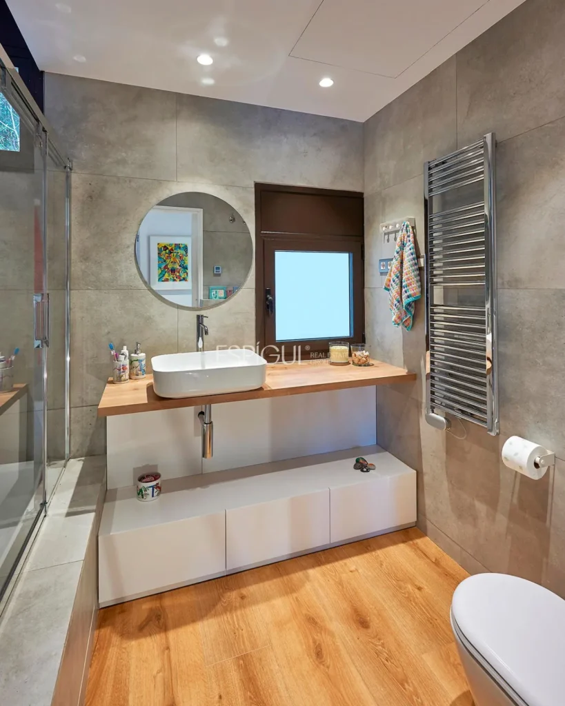 Espectacular casa en una gran parcela con jardín y piscina