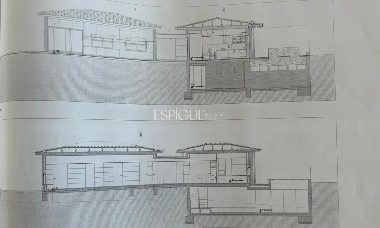 Espectacular casa en una gran parcela con jardín y piscina