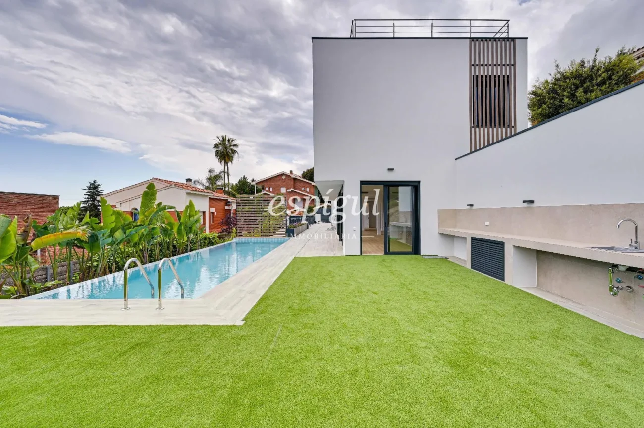 Stunning Property in Sant Berger, Teià – Luxury and Design with Sea Views