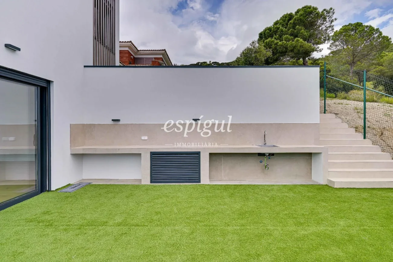 Stunning Property in Sant Berger, Teià – Luxury and Design with Sea Views