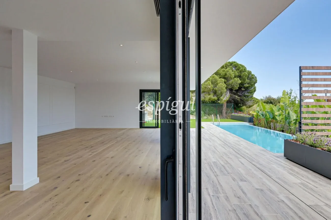 Stunning Property in Sant Berger, Teià – Luxury and Design with Sea Views