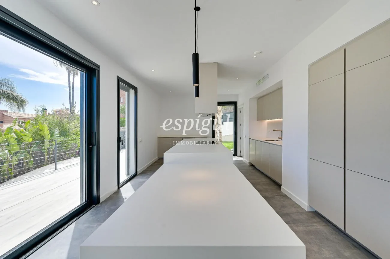 Stunning Property in Sant Berger, Teià – Luxury and Design with Sea Views