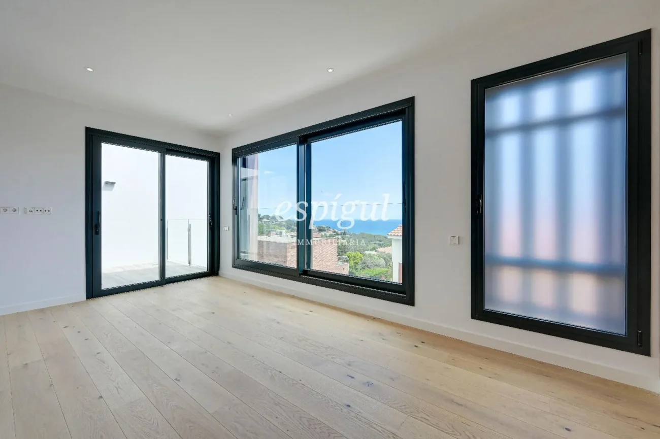 Stunning Property in Sant Berger, Teià – Luxury and Design with Sea Views
