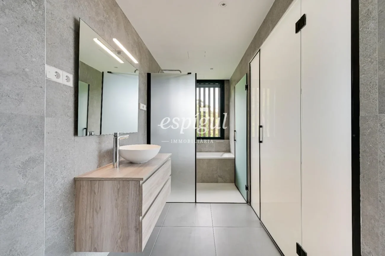 Stunning Property in Sant Berger, Teià – Luxury and Design with Sea Views