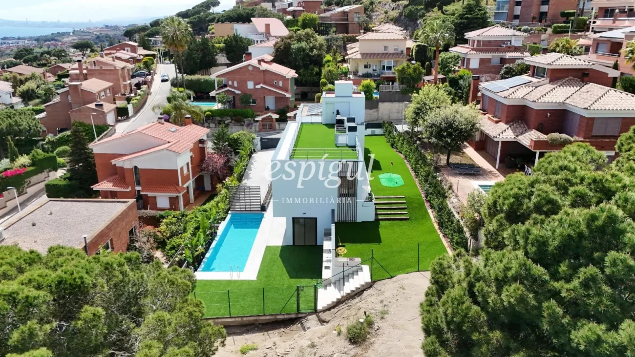 Stunning Property in Sant Berger, Teià – Luxury and Design with Sea Views