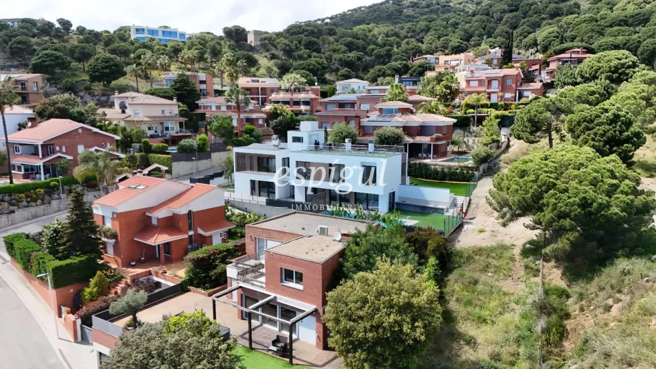 Stunning Property in Sant Berger, Teià – Luxury and Design with Sea Views