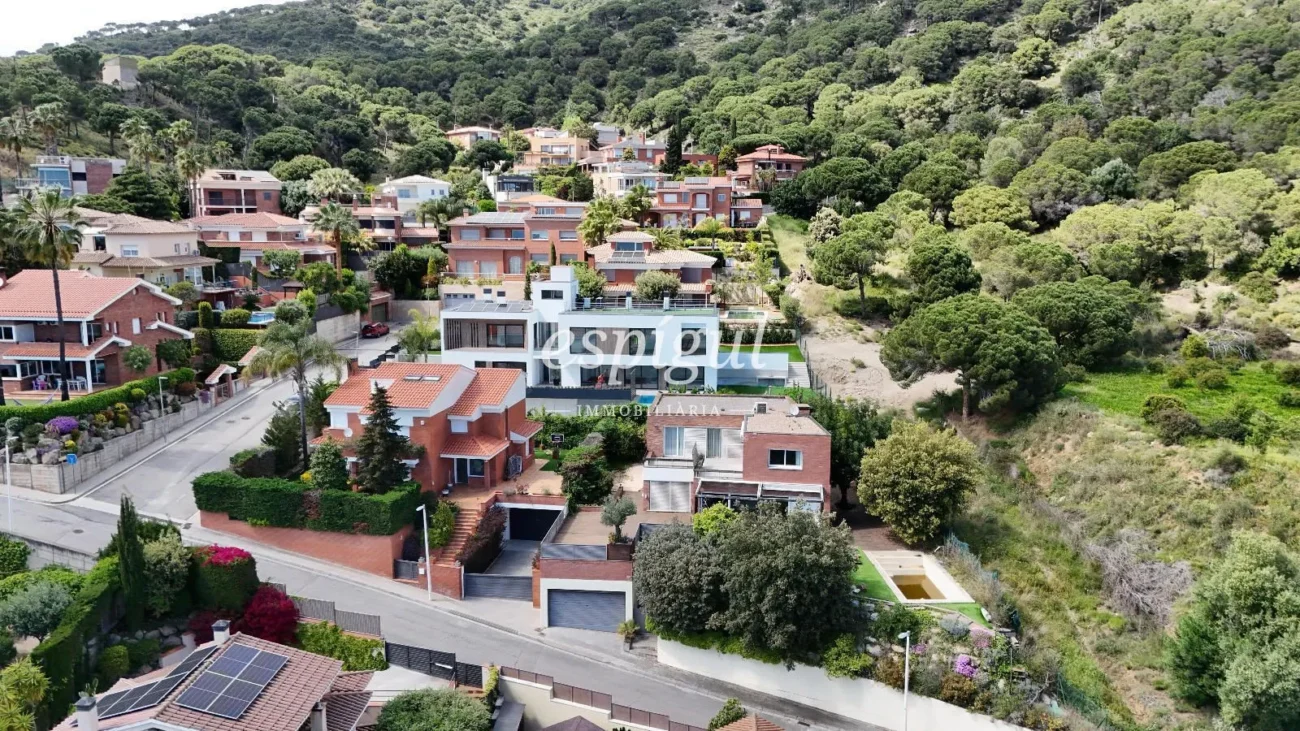 Stunning Property in Sant Berger, Teià – Luxury and Design with Sea Views