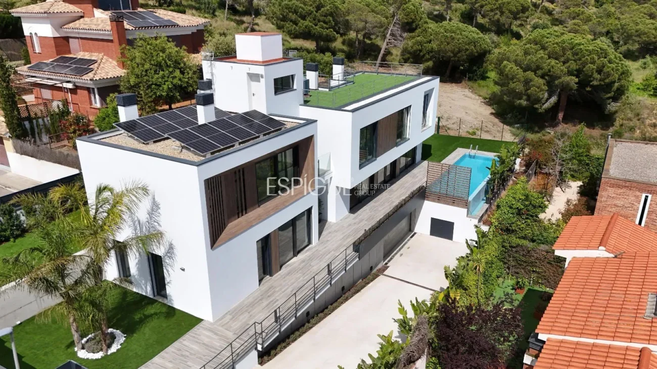 Espectacular propiedad en Sant Berger, Teià – lujo y diseño con vistas al mar