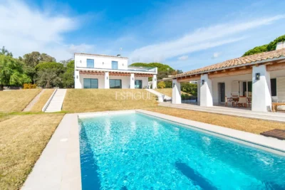 Exclusiva casa restaurada con grandes cualidades en el golf de Sant Andreu de Llavaneres