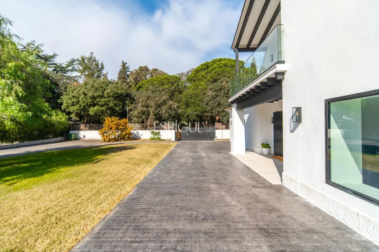 Exclusiva casa restaurada con grandes cualidades en el golf de Sant Andreu de Llavaneres
