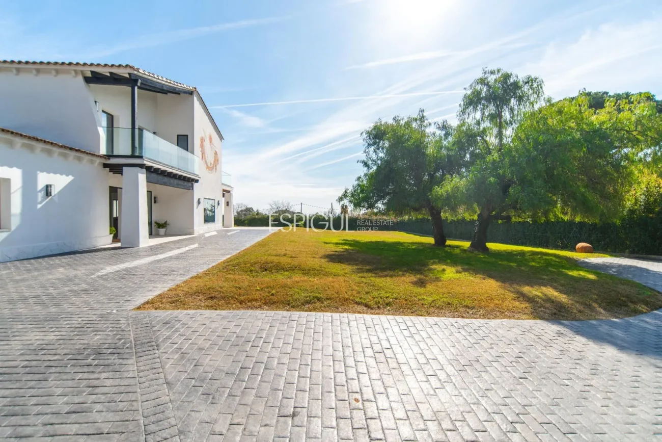 Exclusiva casa restaurada con grandes cualidades en el golf de Sant Andreu de Llavaneres