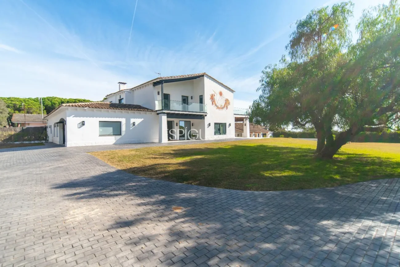 Exclusiva casa restaurada con grandes cualidades en el golf de Sant Andreu de Llavaneres