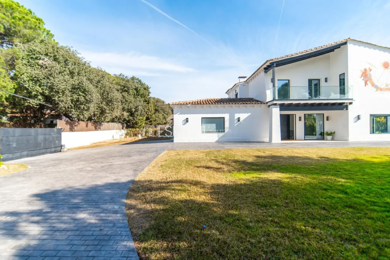 Exclusiva casa restaurada con grandes cualidades en el golf de Sant Andreu de Llavaneres