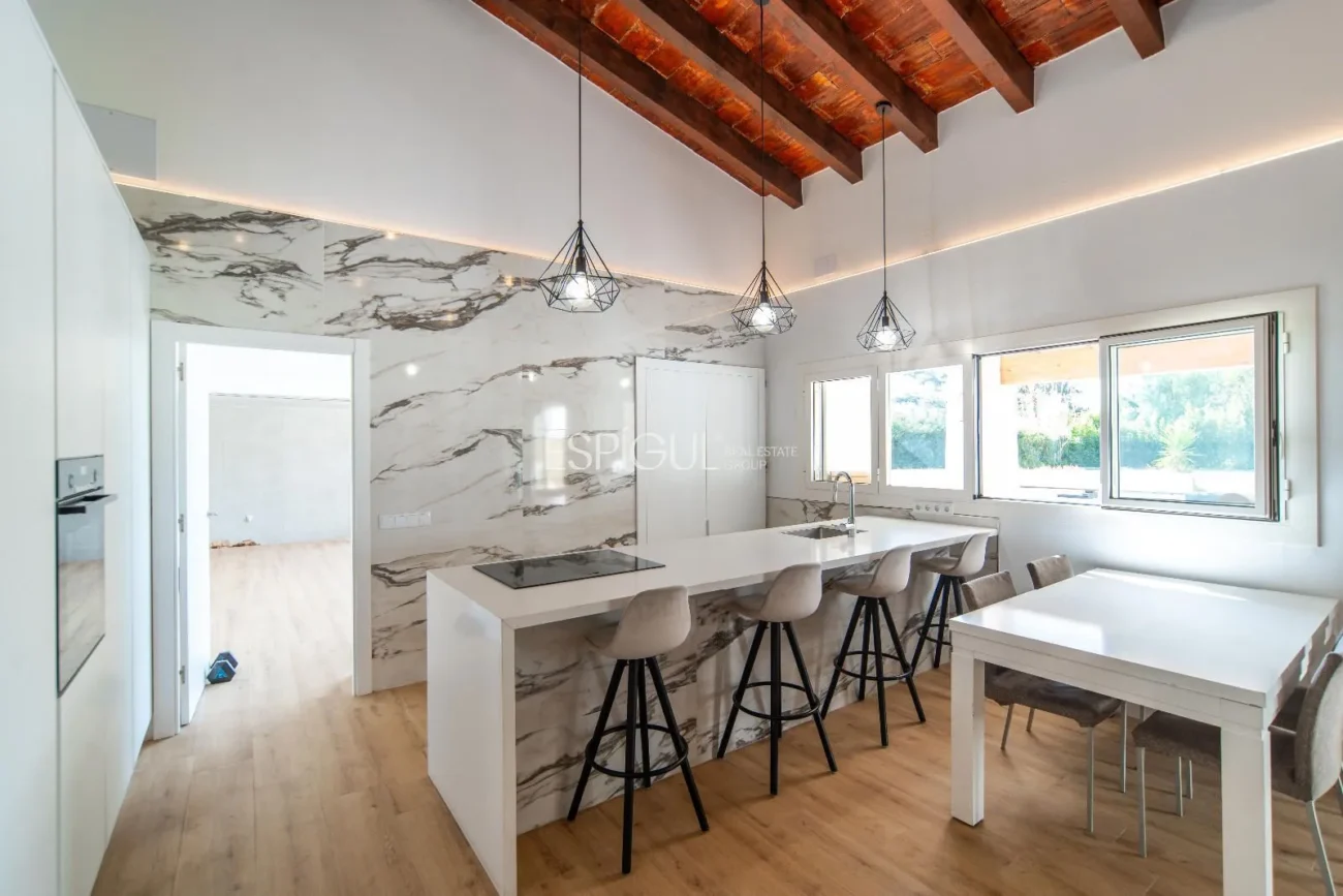 Exclusiva casa restaurada con grandes cualidades en el golf de Sant Andreu de Llavaneres