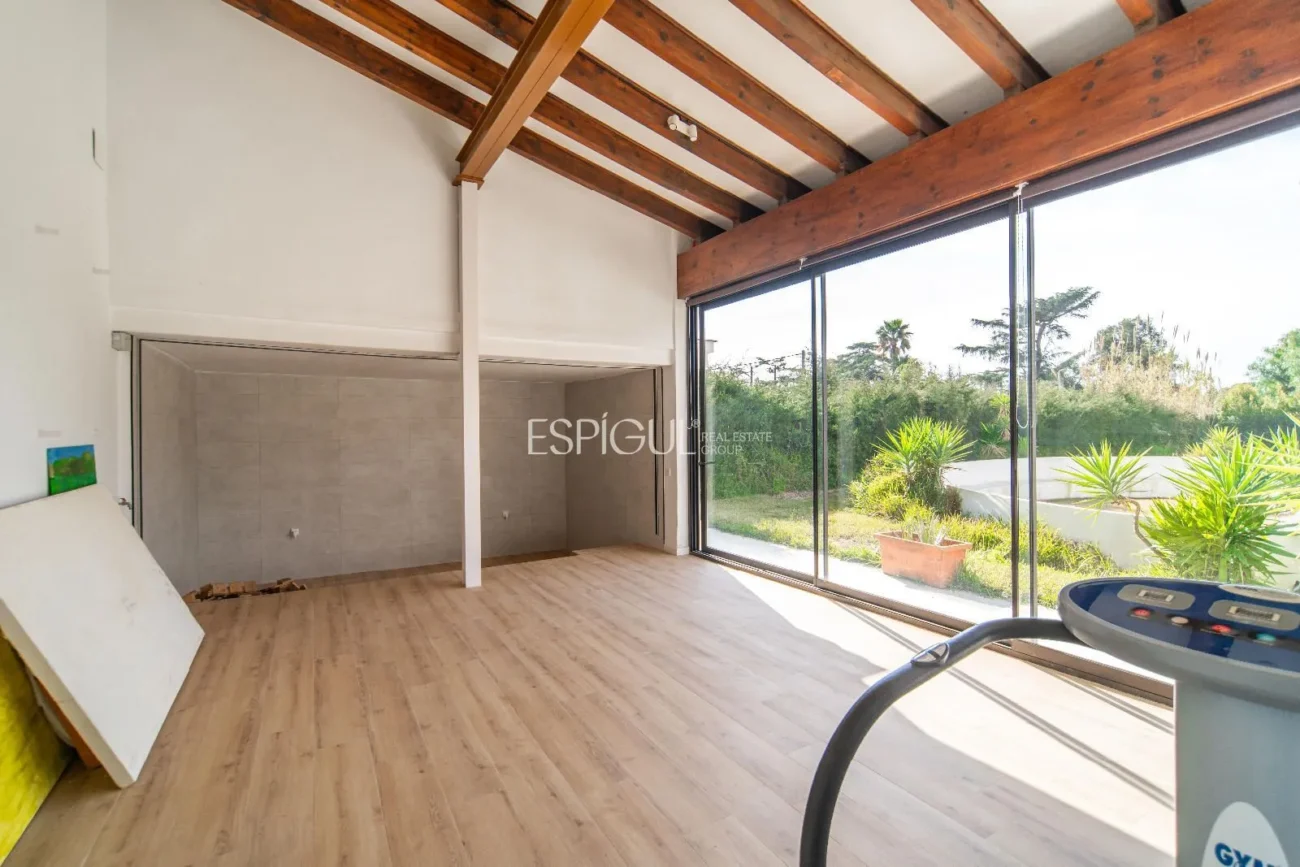 Exclusiva casa restaurada con grandes cualidades en el golf de Sant Andreu de Llavaneres