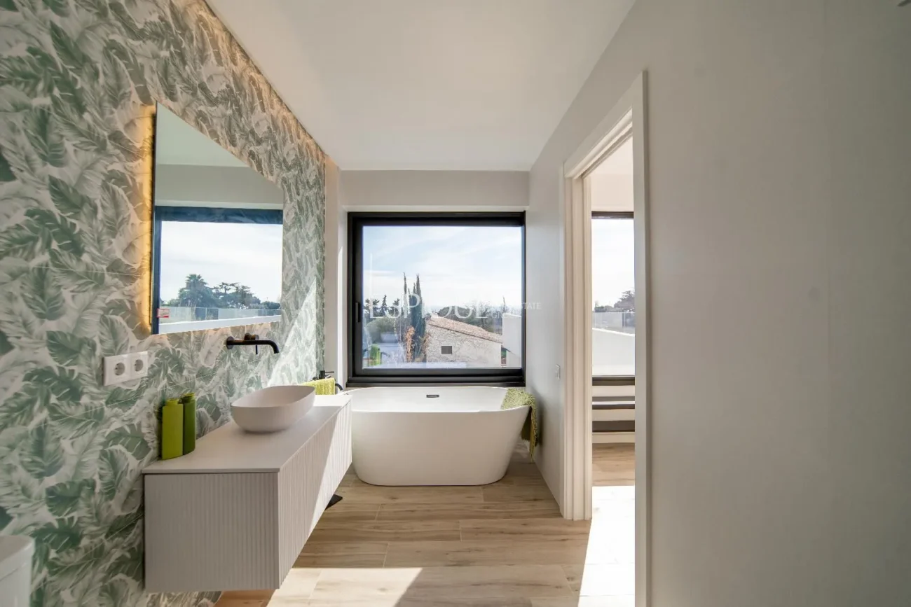 Exclusiva casa restaurada con grandes cualidades en el golf de Sant Andreu de Llavaneres