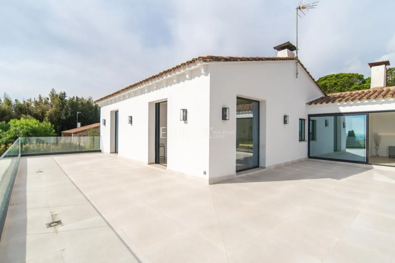 Exclusiva casa restaurada con grandes cualidades en el golf de Sant Andreu de Llavaneres