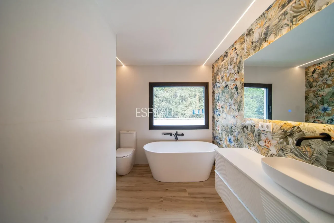 Exclusiva casa restaurada con grandes cualidades en el golf de Sant Andreu de Llavaneres