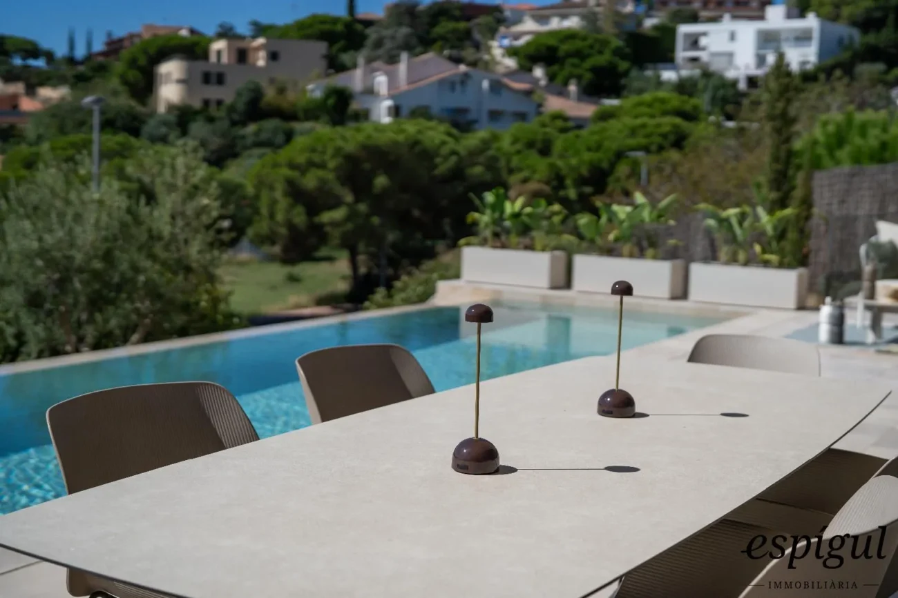Exclusiva residència de luxe amb disseny vanguardista i confort absolut