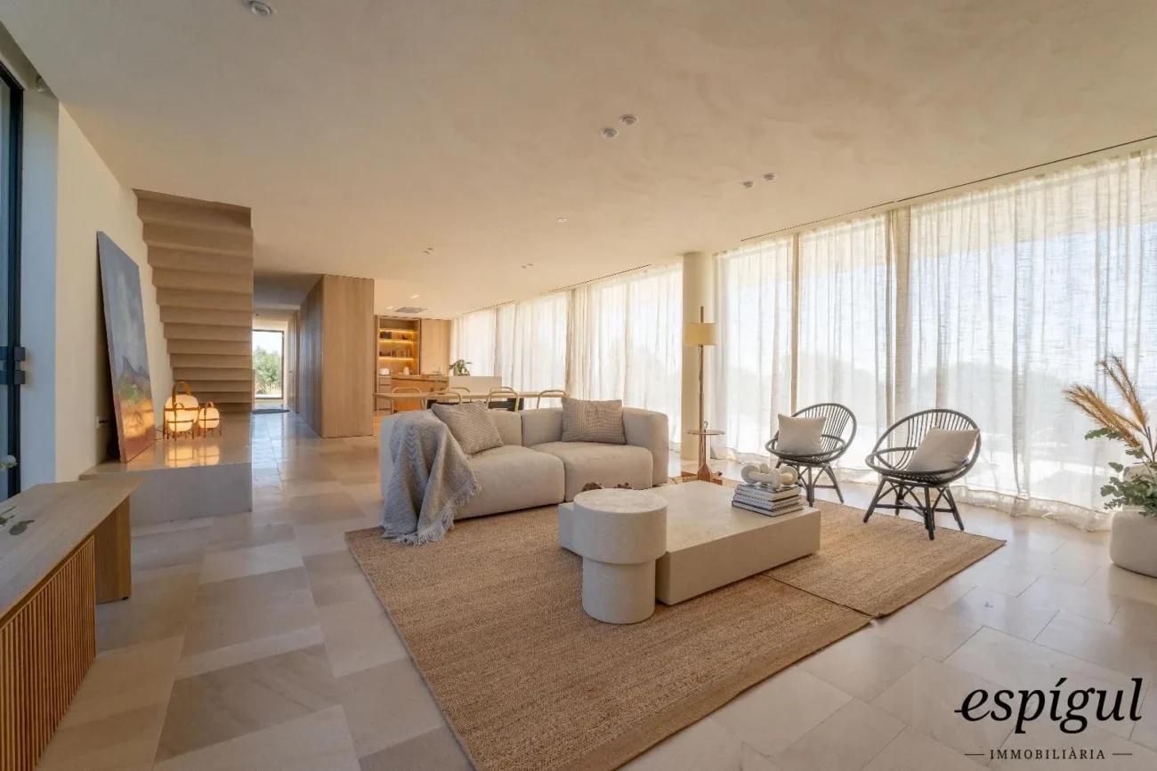 Exclusiva residència de luxe amb disseny vanguardista i confort absolut
