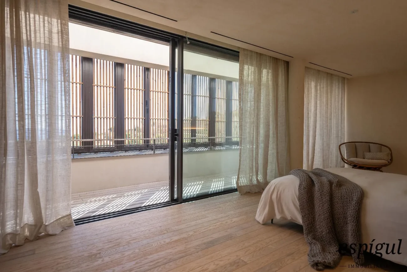 Exclusiva residència de luxe amb disseny vanguardista i confort absolut