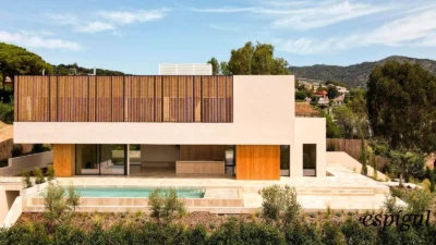 Exclusiva residència de luxe amb disseny vanguardista i confort absolut