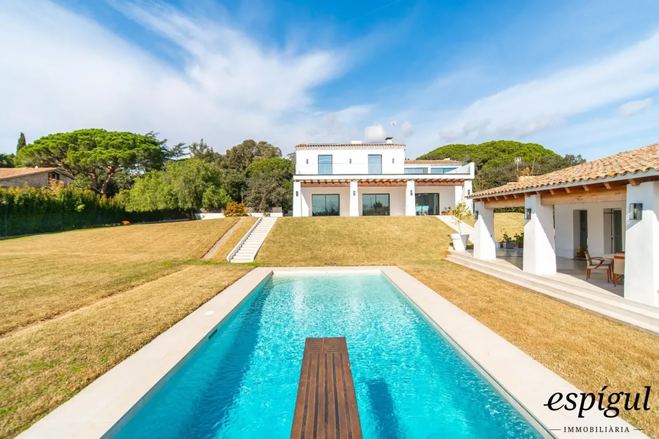 Maison exclusive restaurée avec de grandes qualités sur le terrain de golf de Sant Andreu de Llavaneres
