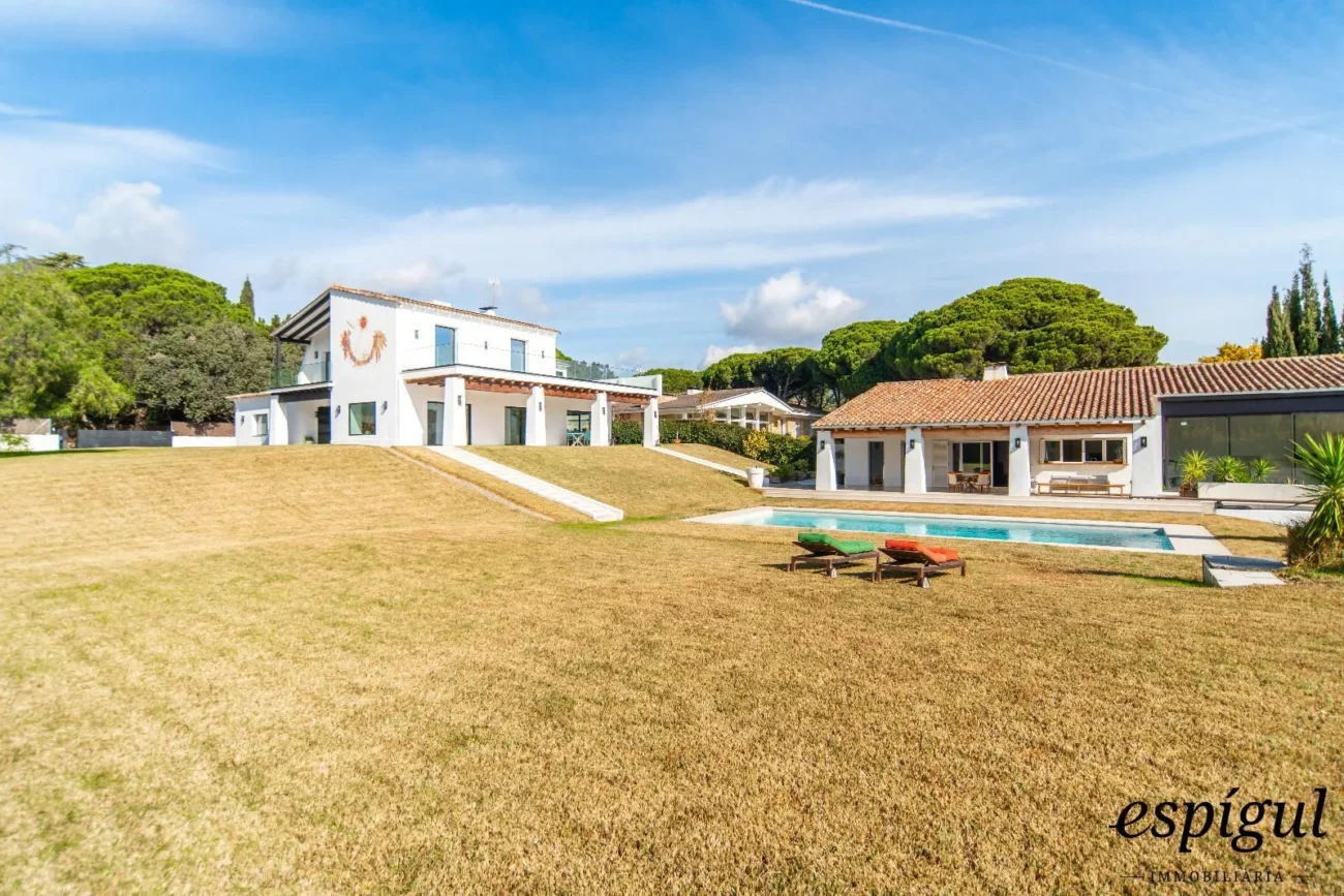 Maison exclusive restaurée avec de grandes qualités sur le terrain de golf de Sant Andreu de Llavaneres