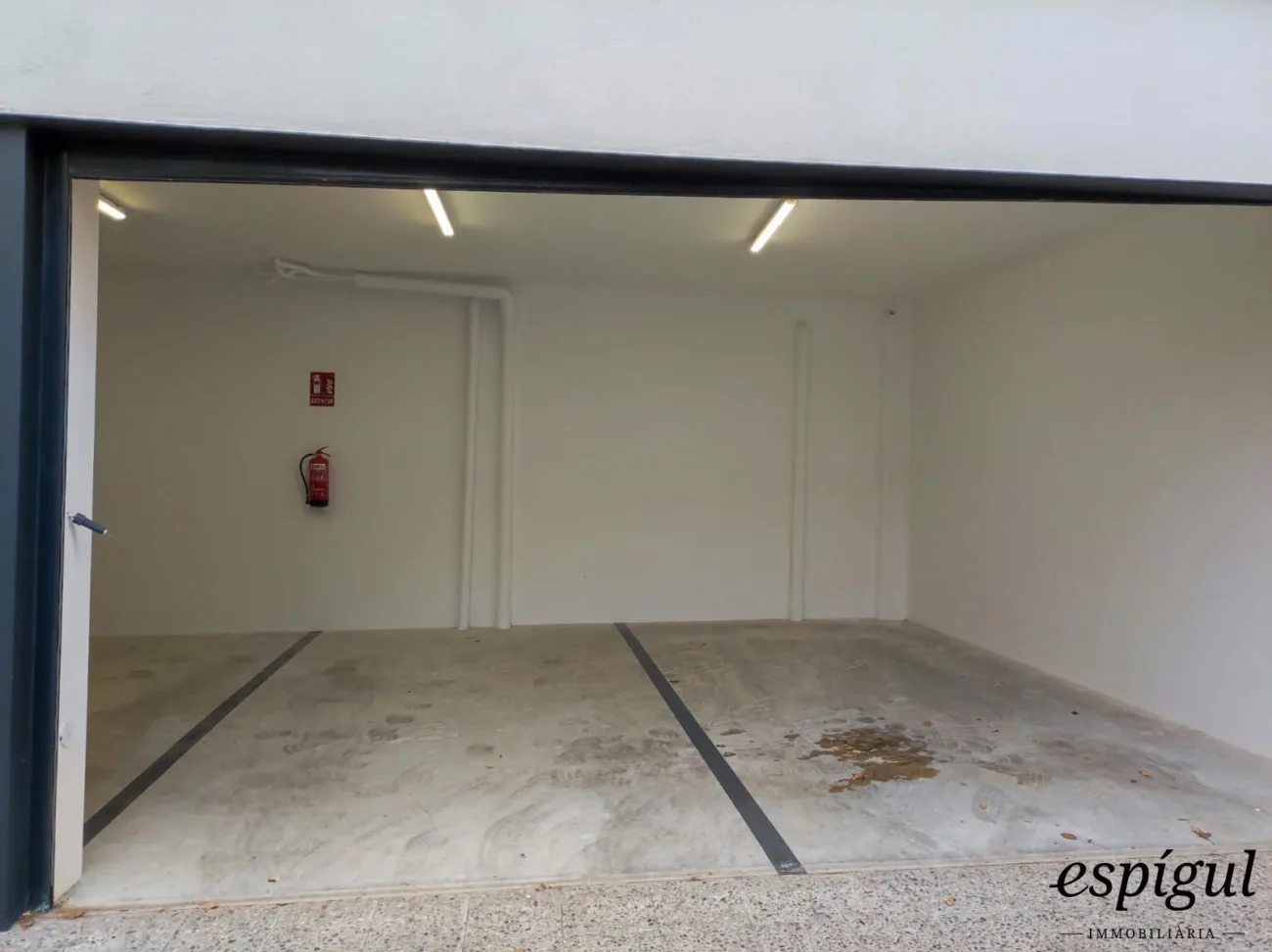 Plaza de parking en planta baja en Girona – Químics