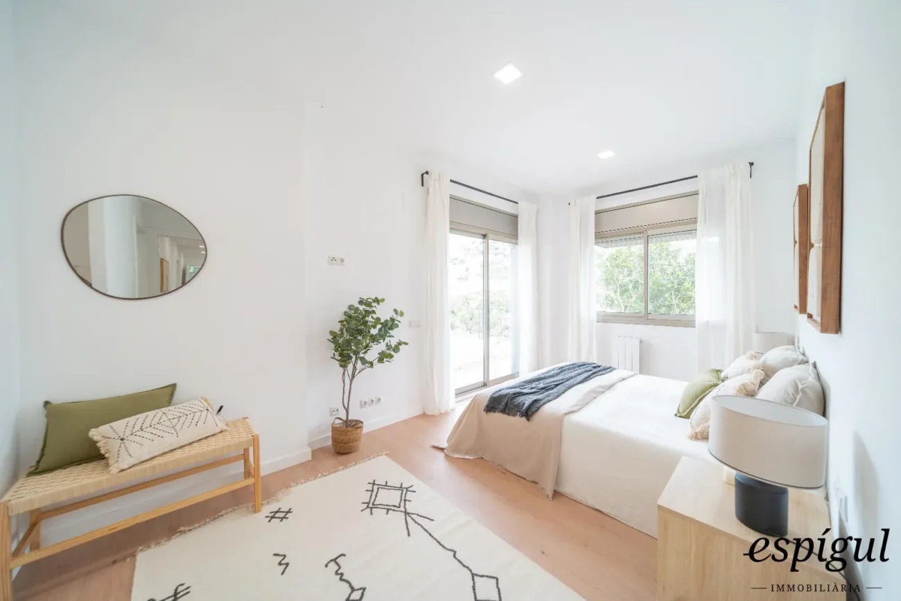Espectacular casa reformada, amb acabats de qualitat, disseny modern i boniques vistes.