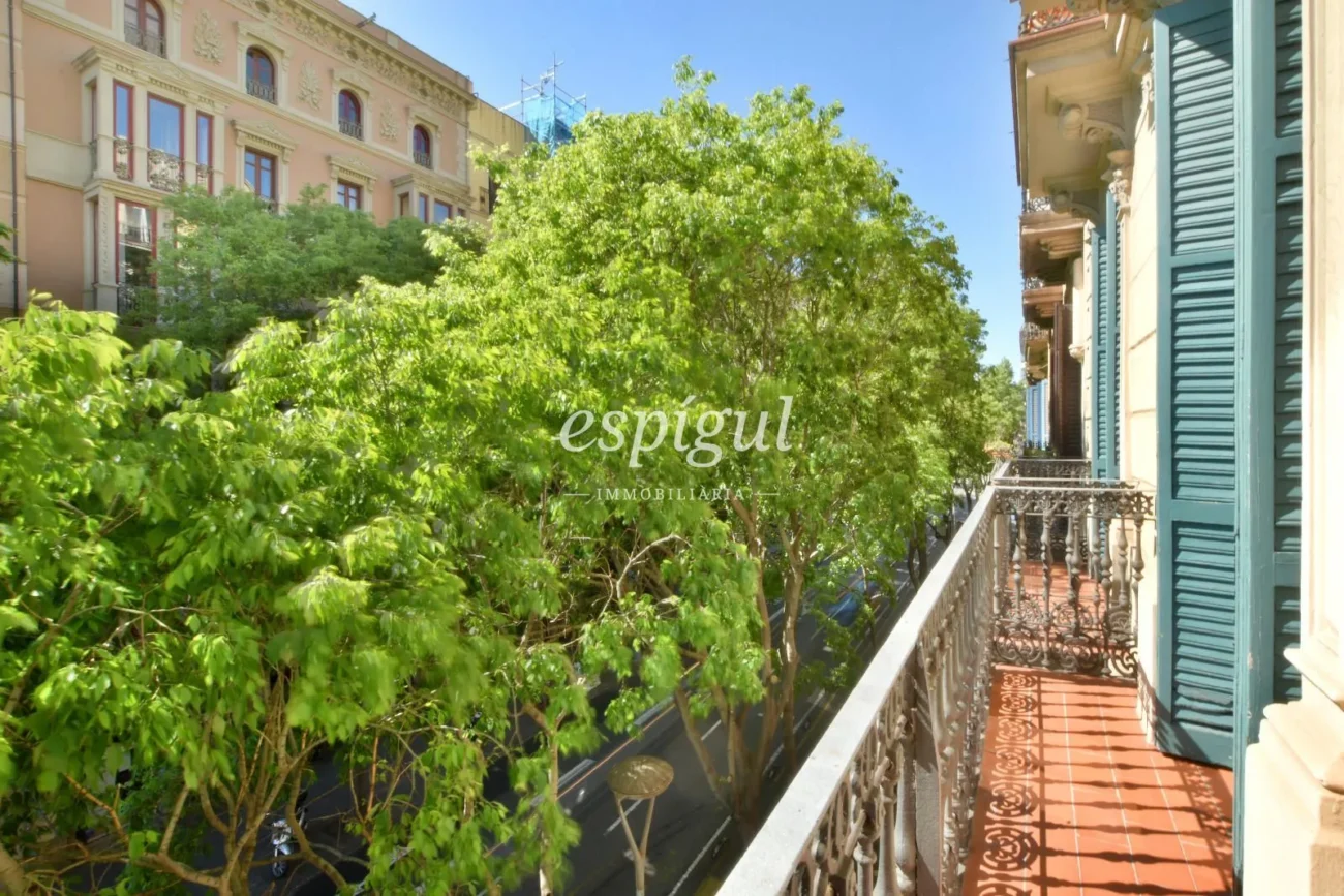 Elegante piso en venta recién reformado junto a Passeig de Sant Joan, Barcelona