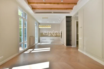 Elegante piso en venta recién reformado junto a Passeig de Sant Joan, Barcelona