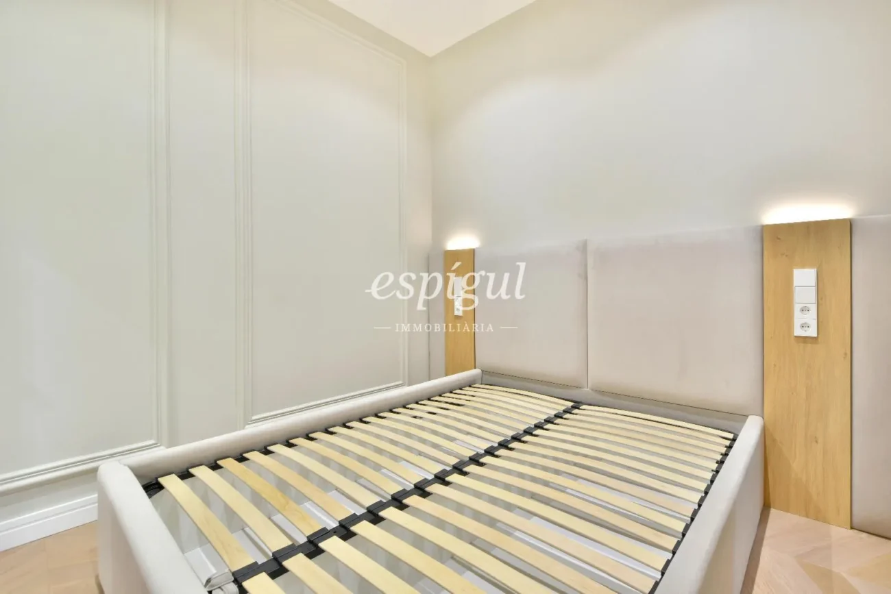 Elegante piso en venta recién reformado junto a Passeig de Sant Joan, Barcelona