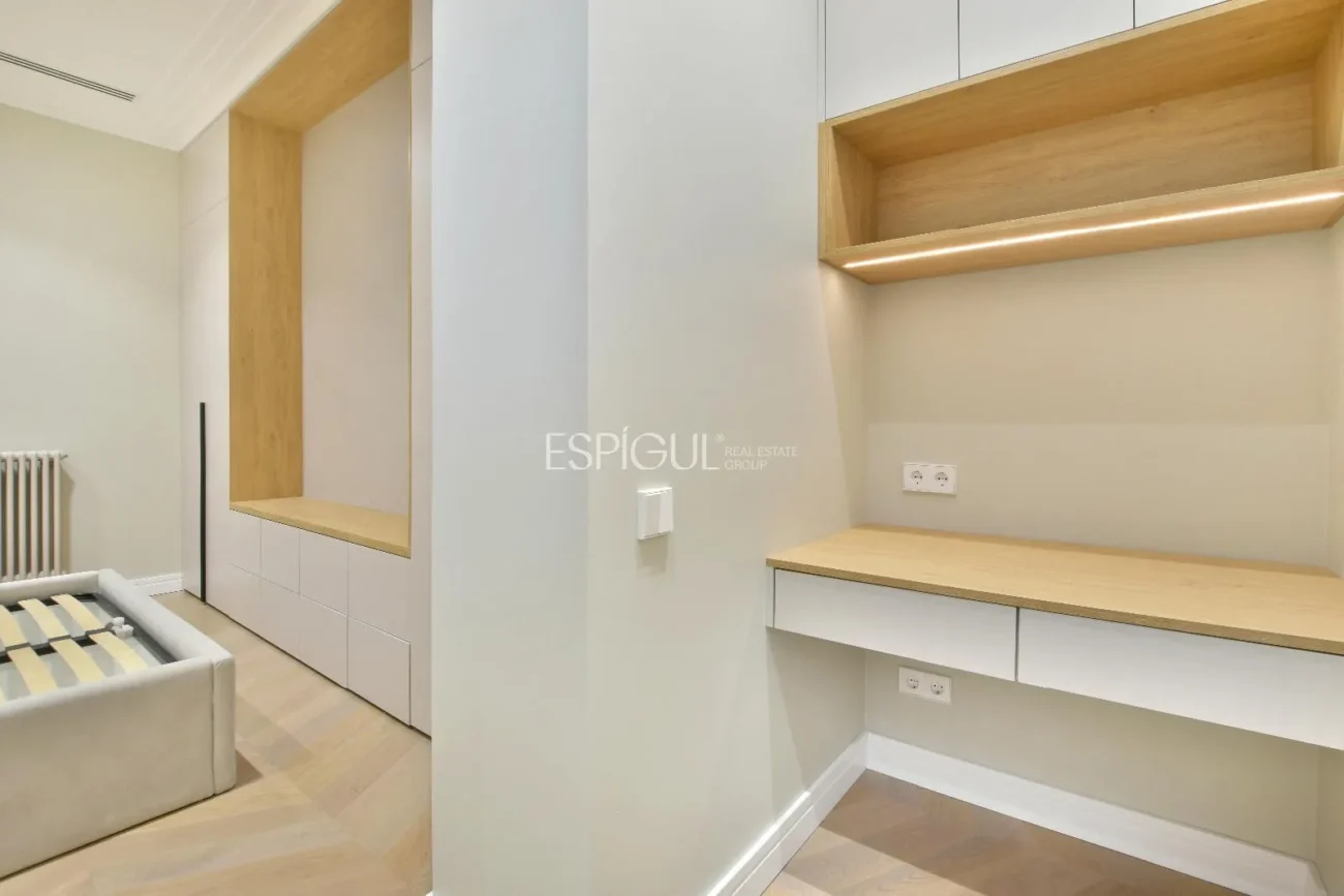 Élégant appartement à vendre récemment rénové à côté du Passeig de Sant Joan, Barcelone