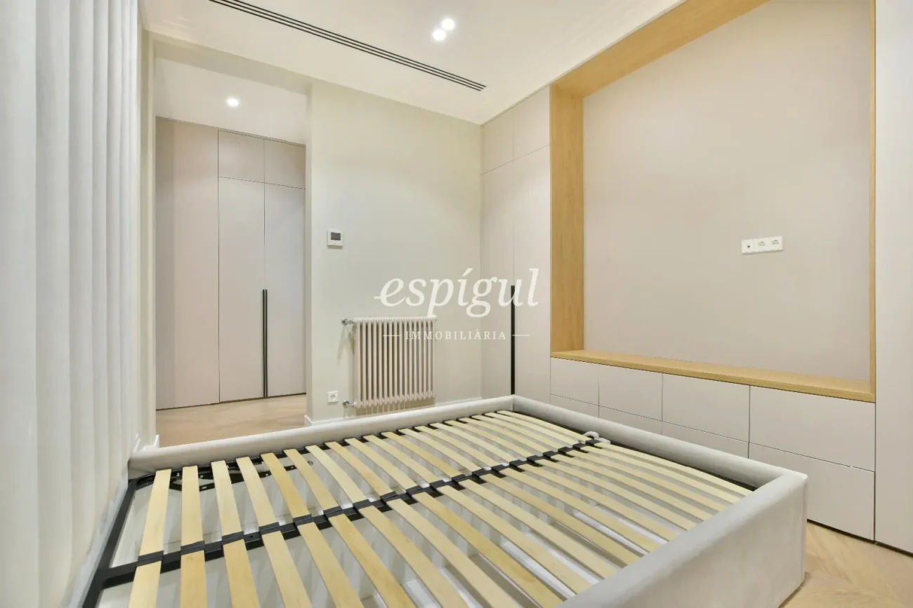 Elegante piso en venta recién reformado junto a Passeig de Sant Joan, Barcelona