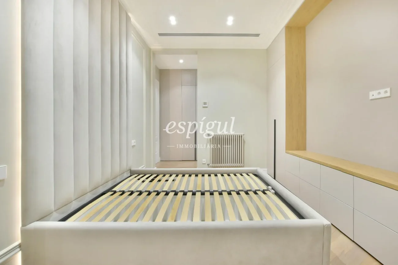 Elegante piso en venta recién reformado junto a Passeig de Sant Joan, Barcelona
