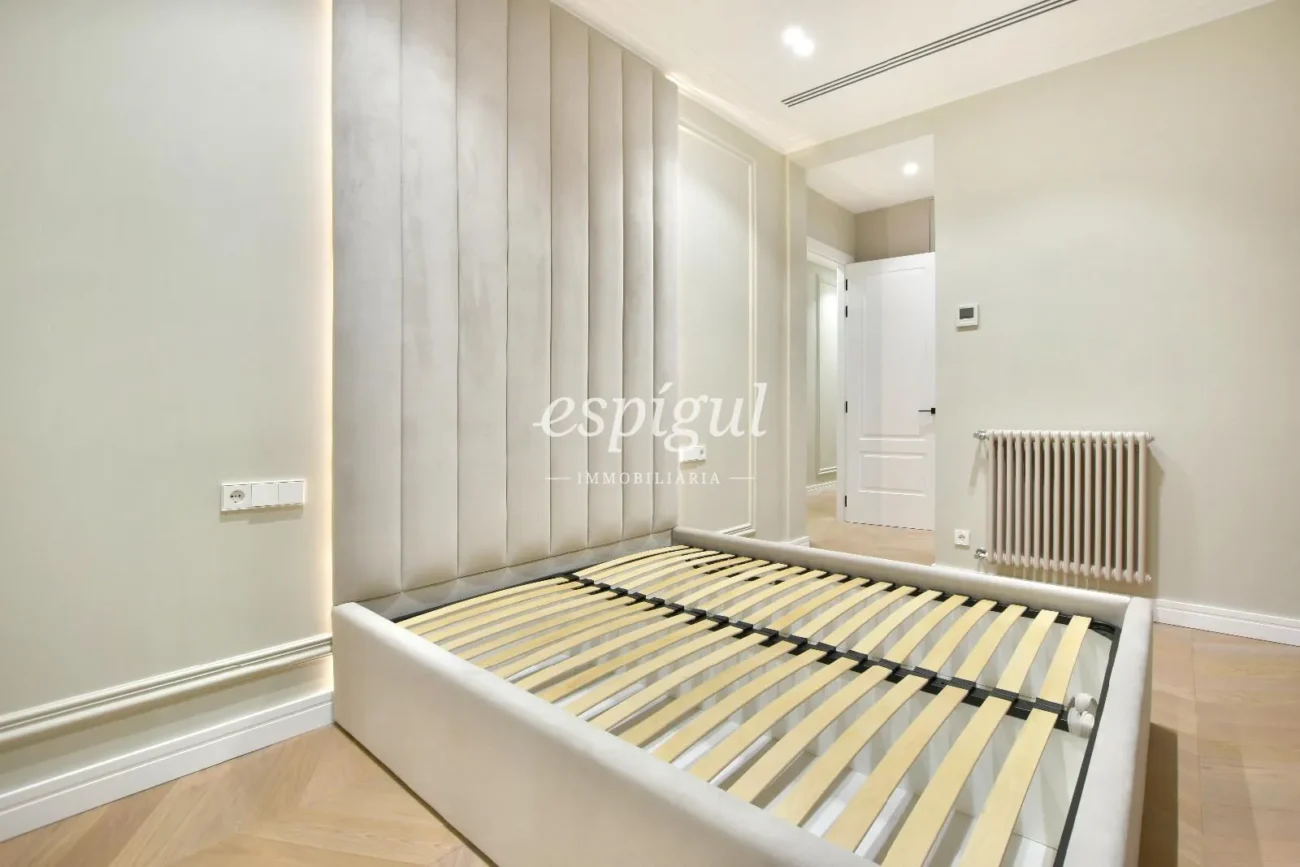 Elegante piso en venta recién reformado junto a Passeig de Sant Joan, Barcelona